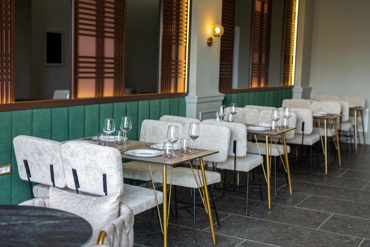 Ames Hotel & Spa Vlore Bagian luar foto