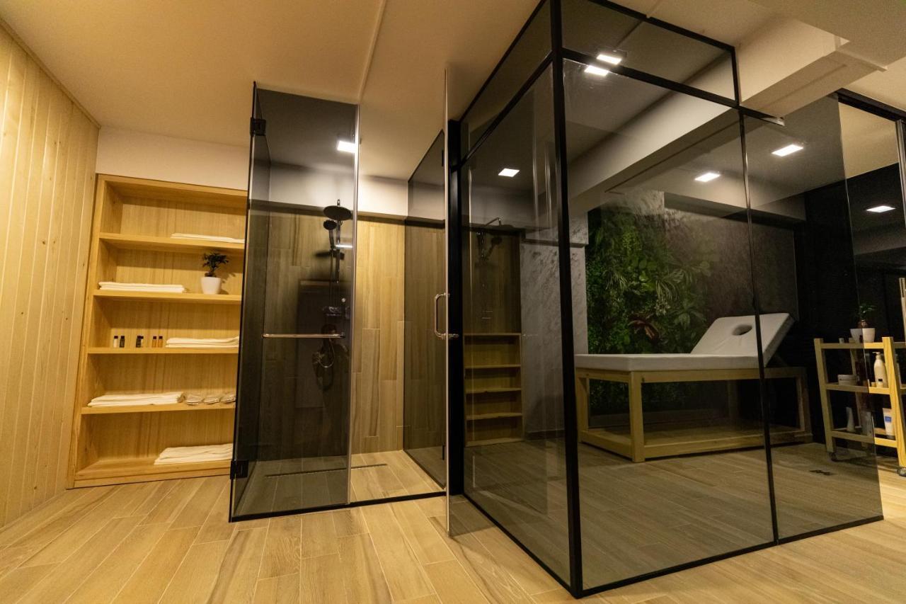 Ames Hotel & Spa Vlore Bagian luar foto
