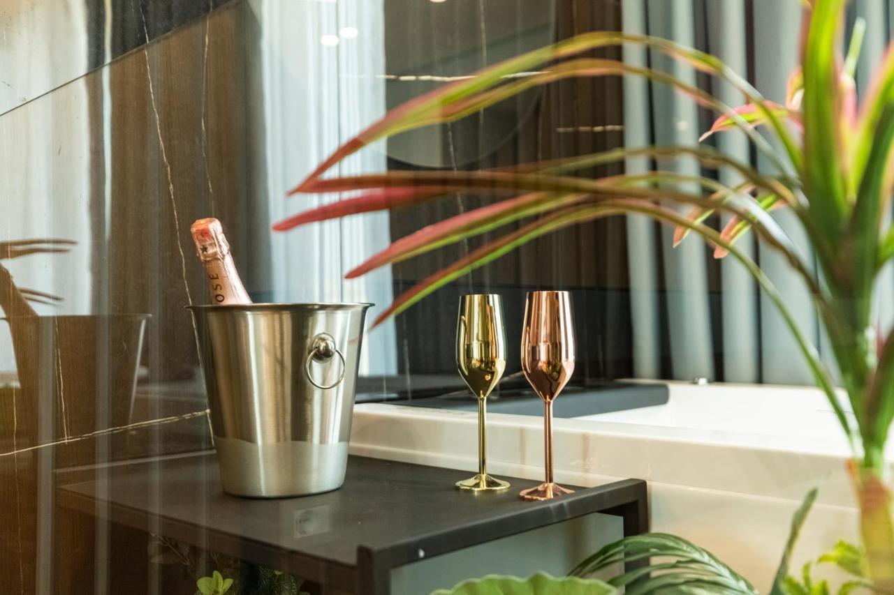 Ames Hotel & Spa Vlore Bagian luar foto