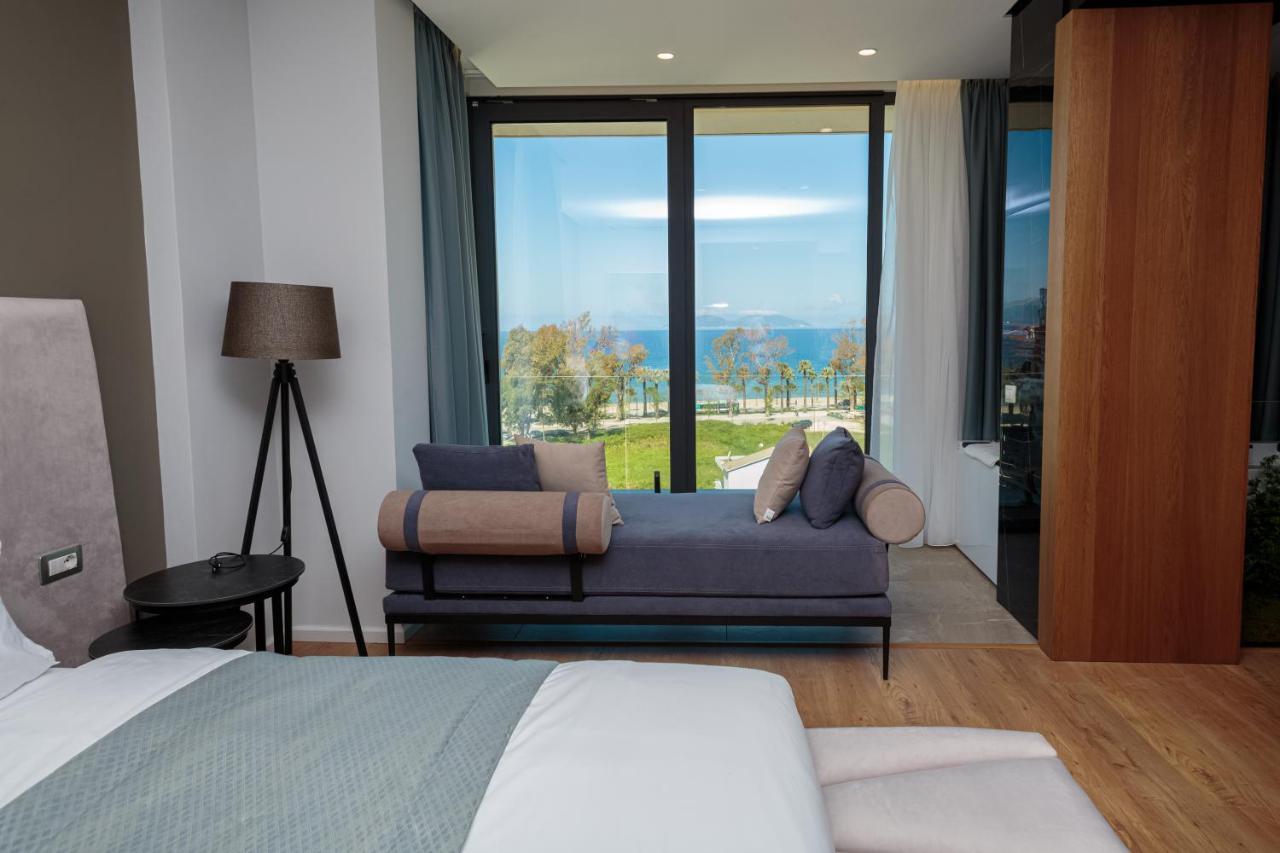 Ames Hotel & Spa Vlore Bagian luar foto