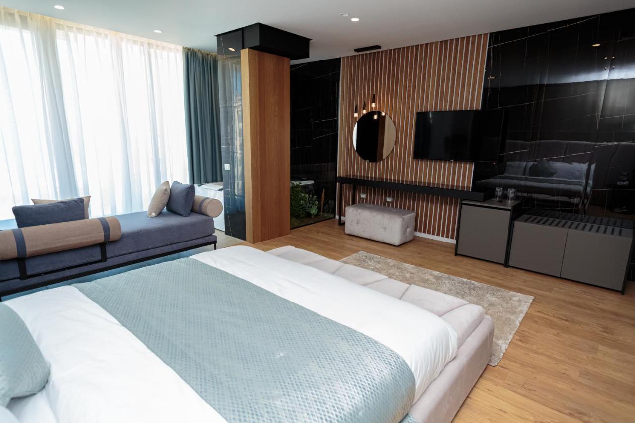 Ames Hotel & Spa Vlore Bagian luar foto