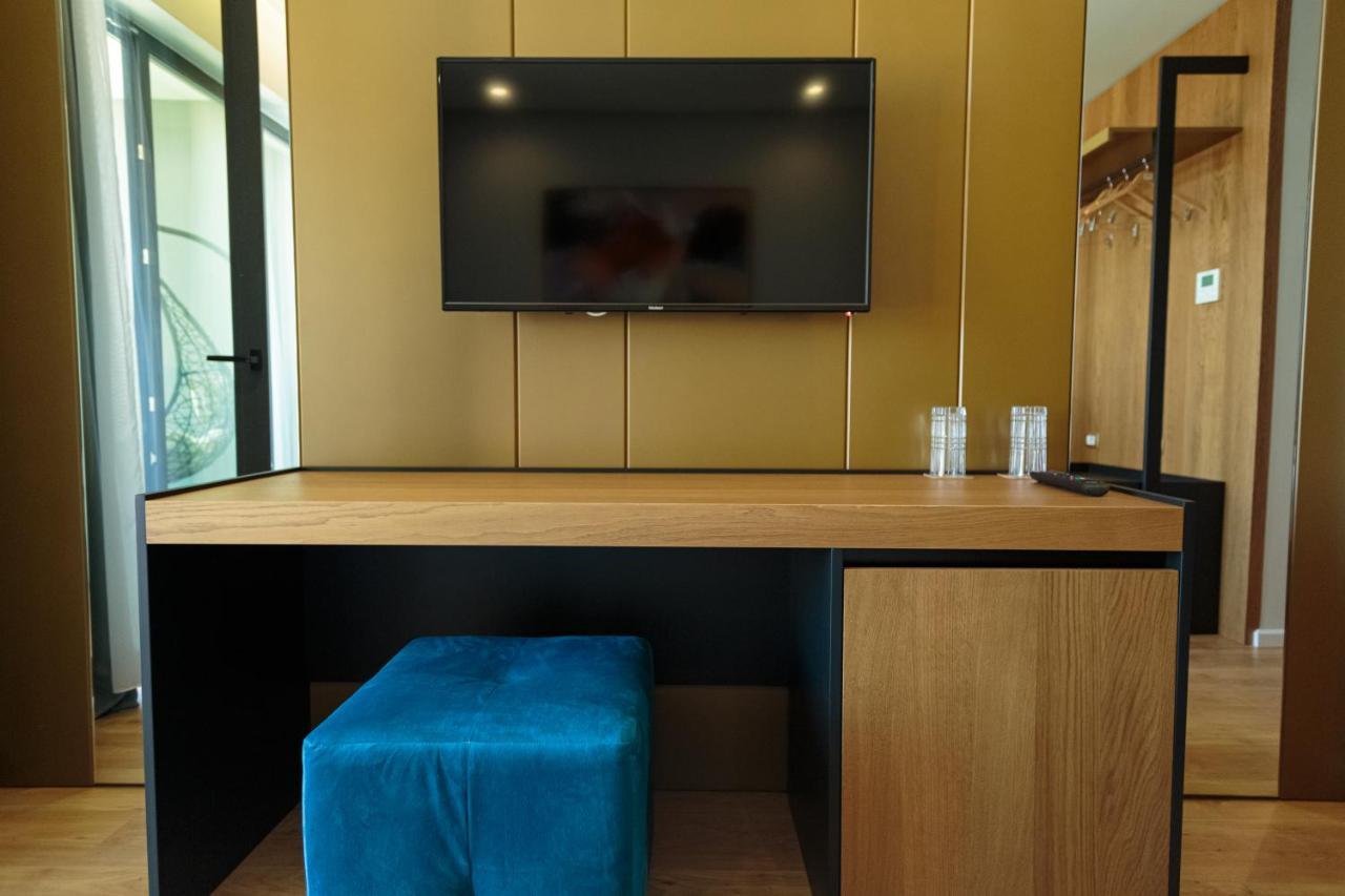 Ames Hotel & Spa Vlore Bagian luar foto